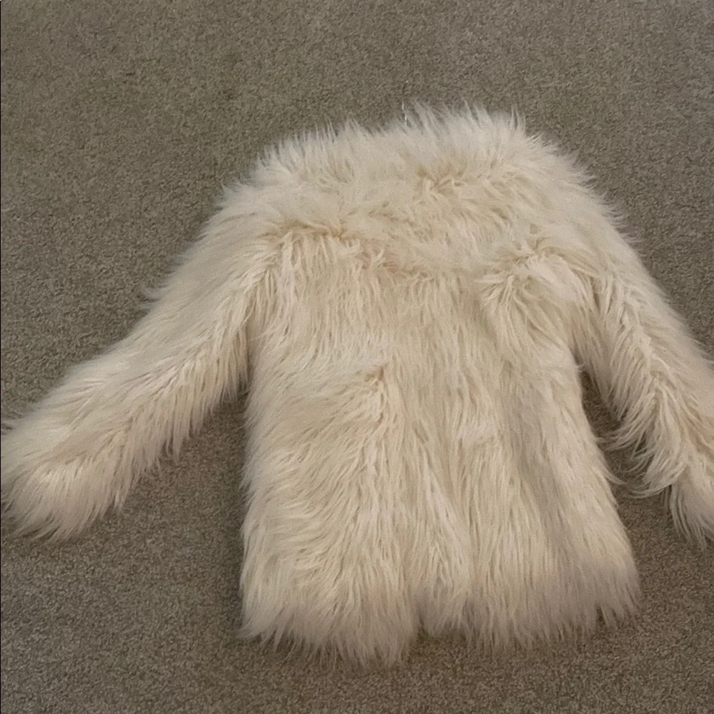 Bebe XS white shaggy Mongolian faux fur coat jacket - Picture 6 of 6